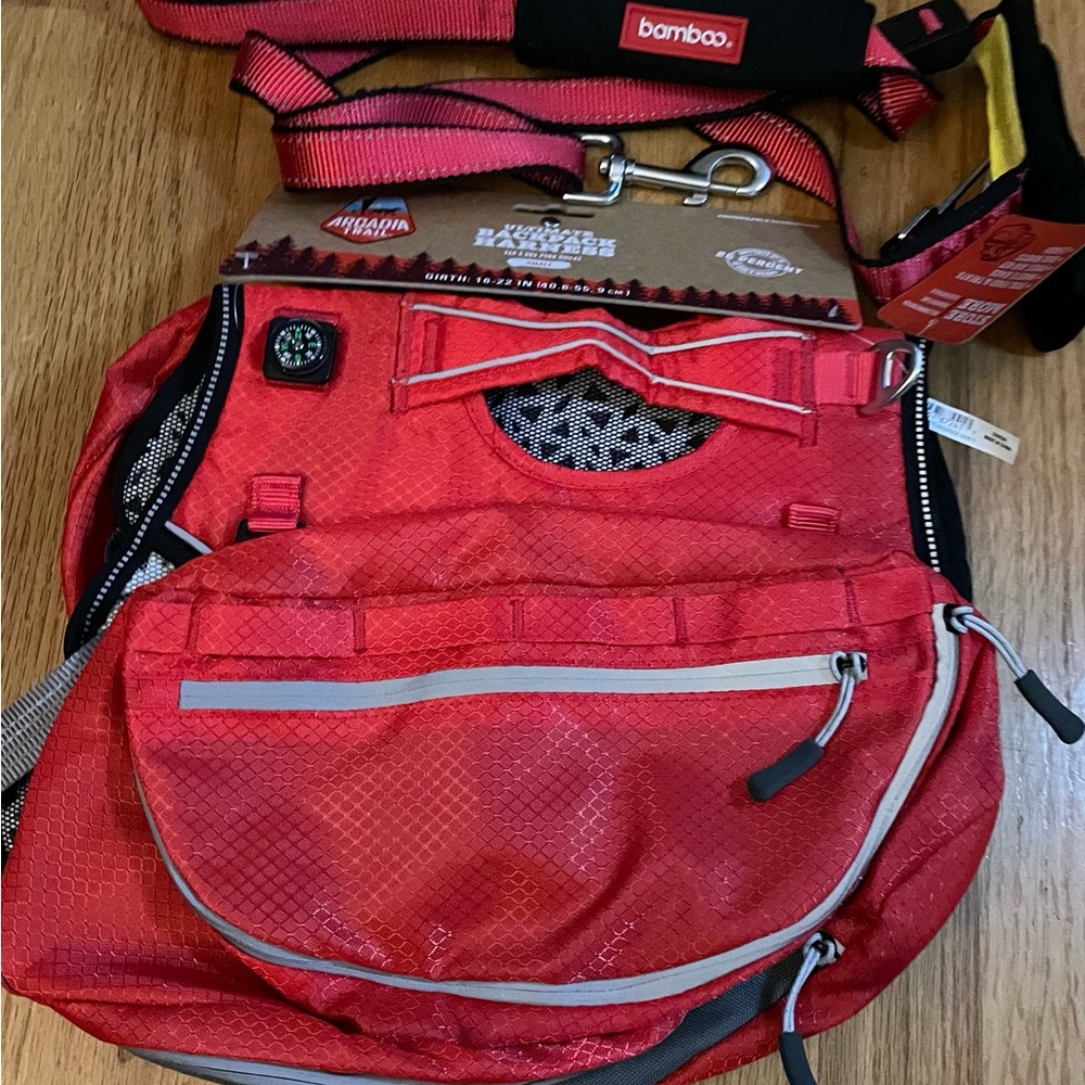 NWT Arcadia Trail Harness sz Small + Bamboo Quick Control Leash w/Seatbelt